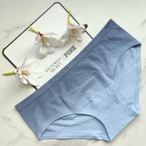 NWT PINK VICTORIA'S SECRET SEAMLESS SMOOTH HIPHUGGER PANTY IN LIGHT BLUE DIP DYE